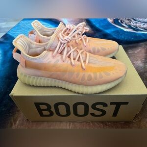 Yeezy Boost 350 V2 Mono Clay